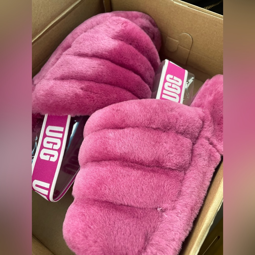 NEW UGG sz 10 pink fluffy slippers